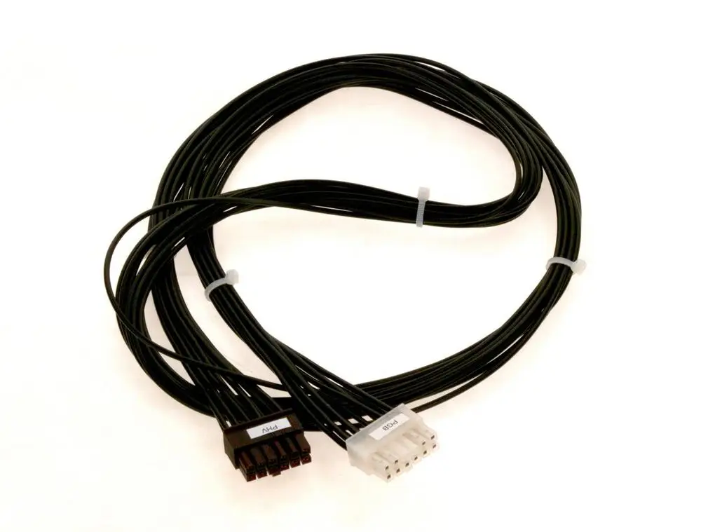 Schwarzes Kabel mit mehreren drähten, zwei Steckeranschlüssen an den Enden. Das Produkt ist von der Marke Bosch.
